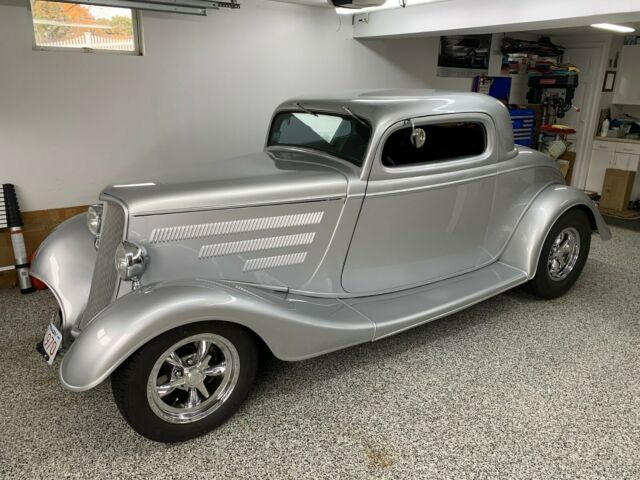 Ford 3 Window Coupe 1933 image number 0