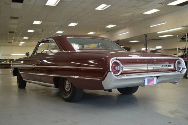 Ford Galaxie 1964 image number 2