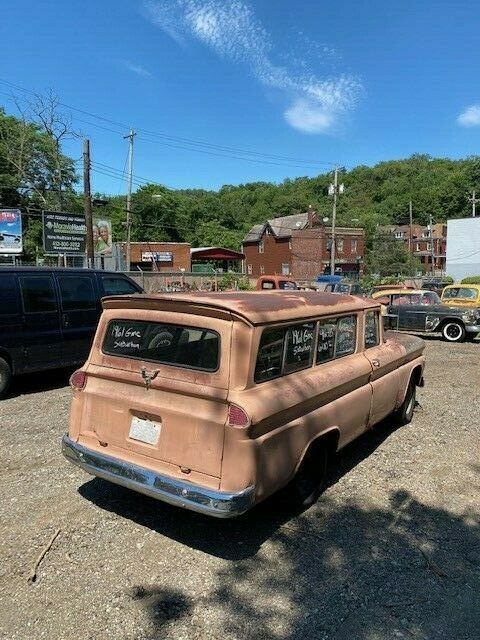 GMC Suburban 1961 image number 21