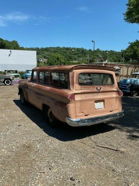 GMC Suburban 1961 image number 23