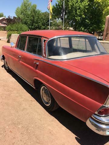 Mercedes-Benz 200-Series 1964 image number 3