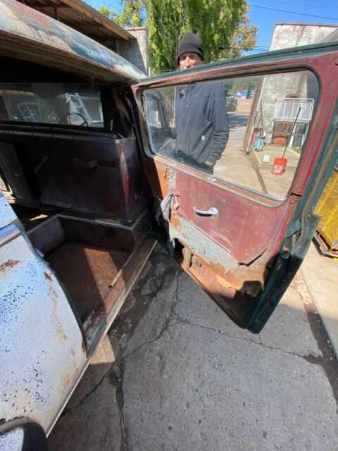 Chevrolet ambulance 1952 image number 22