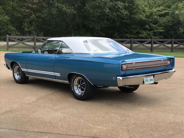 Plymouth GTX Hardtop 1968 image number 10