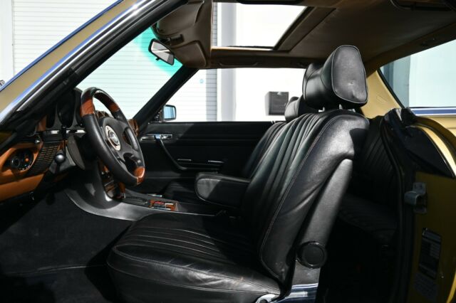 Mercedes-Benz SL-Class 1979 image number 43