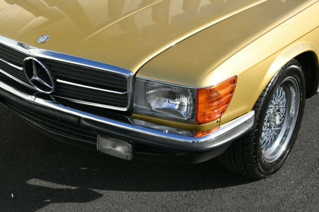 Mercedes-Benz SL-Class 1979 image number 12