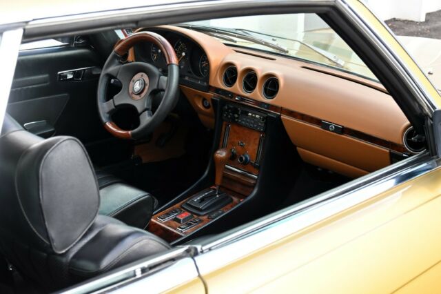 Mercedes-Benz SL-Class 1979 image number 39