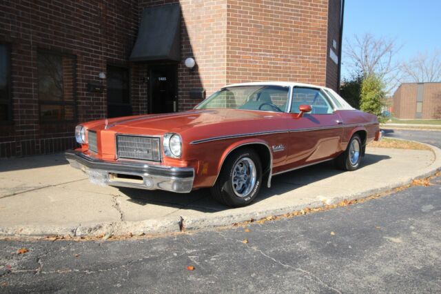 Oldsmobile Cutlass 1975 image number 0