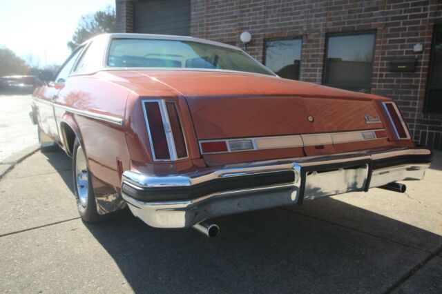 Oldsmobile Cutlass 1975 image number 27