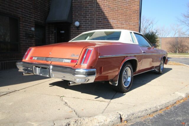 Oldsmobile Cutlass 1975 image number 28