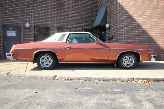 Oldsmobile Cutlass 1975 image number 29