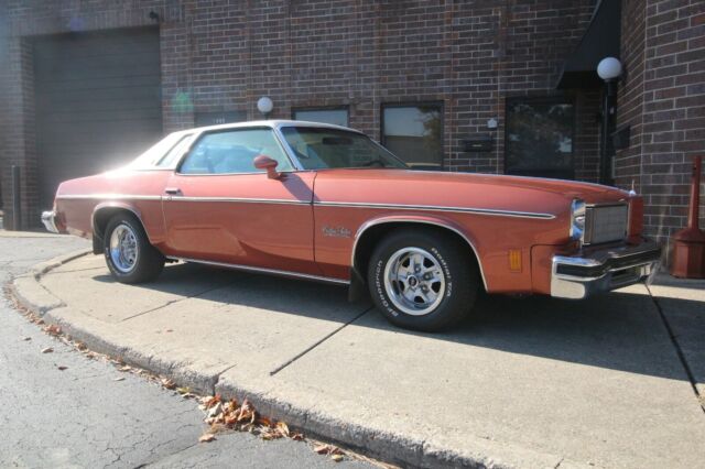 Oldsmobile Cutlass 1975 image number 30