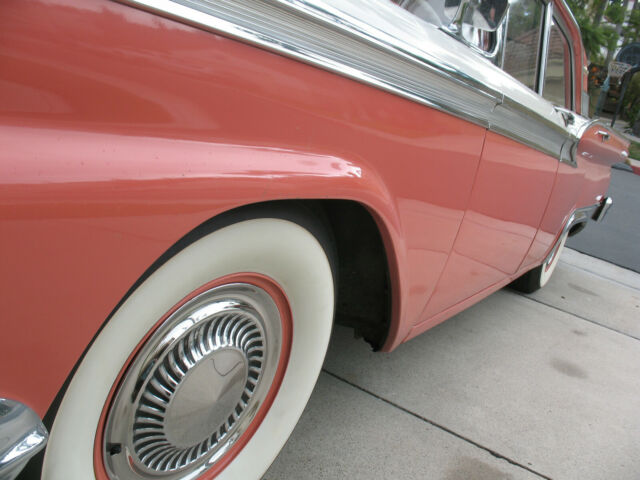 Ford Galaxie 1959 image number 28