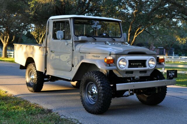 Toyota Land Cruiser 1979 image number 11