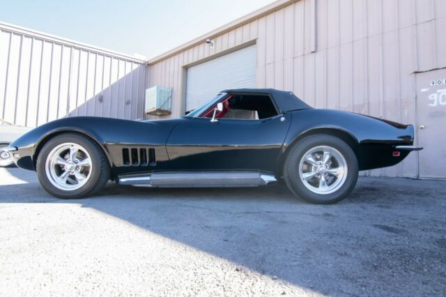 Chevrolet Corvette 1968 image number 10