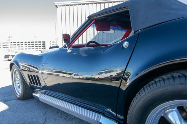 Chevrolet Corvette 1968 image number 32