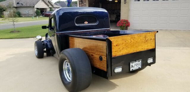 Chevrolet truck 1947 image number 15