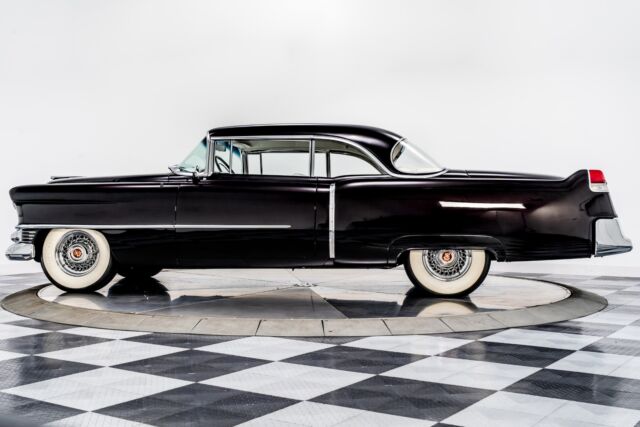 Cadillac DeVille 1954 image number 28