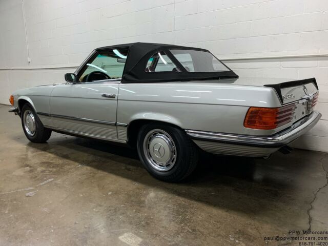 Mercedes-Benz SL-Class 1973 image number 8