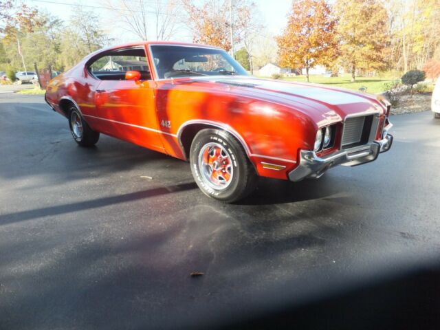 Oldsmobile Cutlass 1972 image number 2