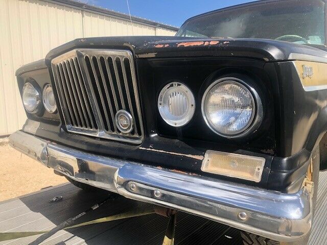 Jeep Wagoneer 1965 image number 1