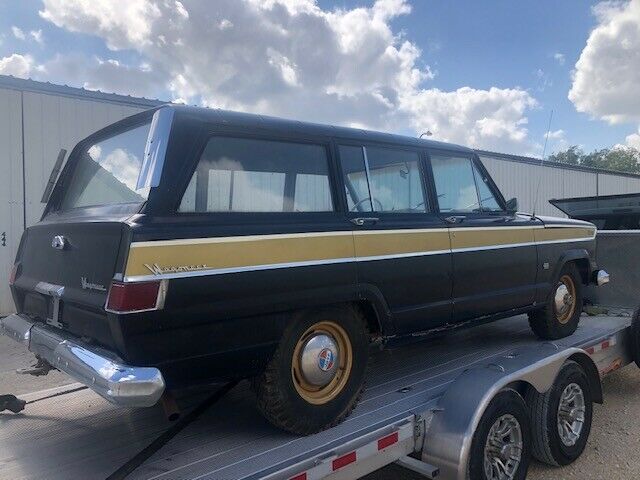 Jeep Wagoneer 1965 image number 30