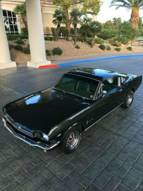 Ford Mustang 1965 image number 14