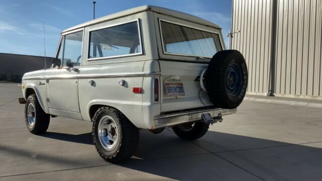 Ford Bronco 1975 image number 30