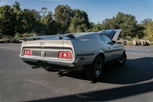 Ford Mustang 1971 image number 29