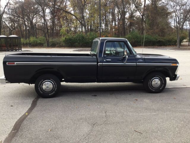 Ford F-150 1977 image number 2