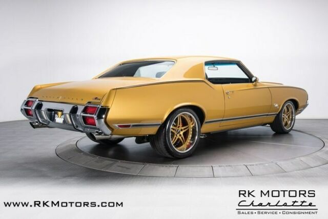 Oldsmobile Cutlass 1971 image number 1