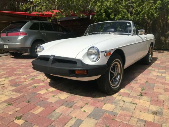 MG MGB 1979 image number 10