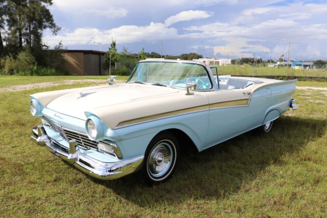 Ford Fairlane 1957 image number 0