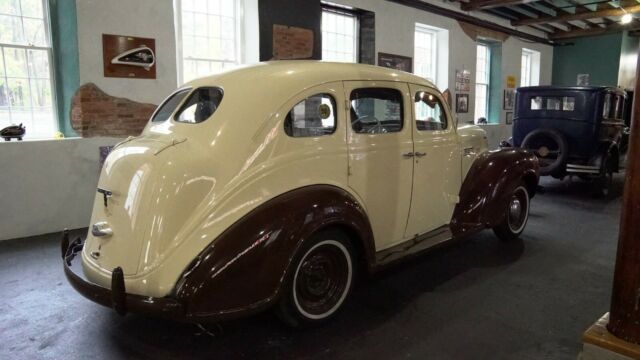 Plymouth Deluxe 1939 image number 20