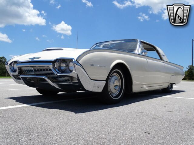 Ford Thunderbird 1961 image number 14