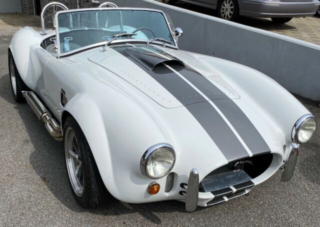 Shelby Cobra 1965 image number 27