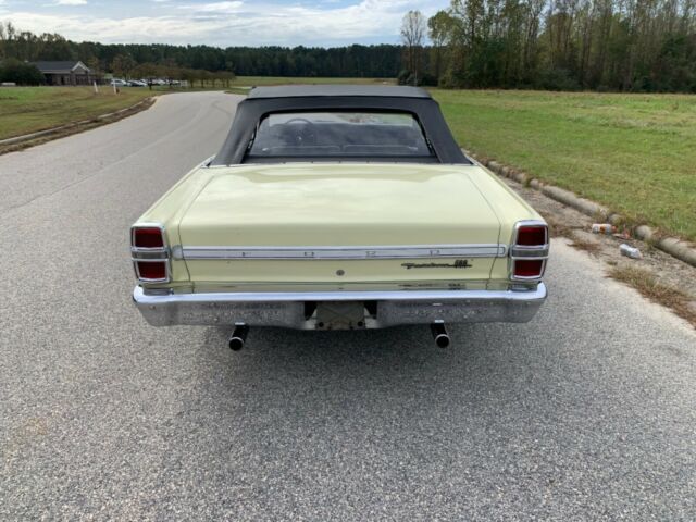 Ford Fairlane 1967 image number 3