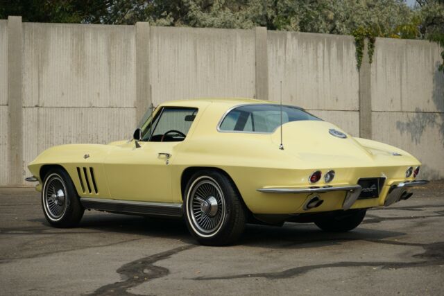 Chevrolet Corvette 1966 image number 19