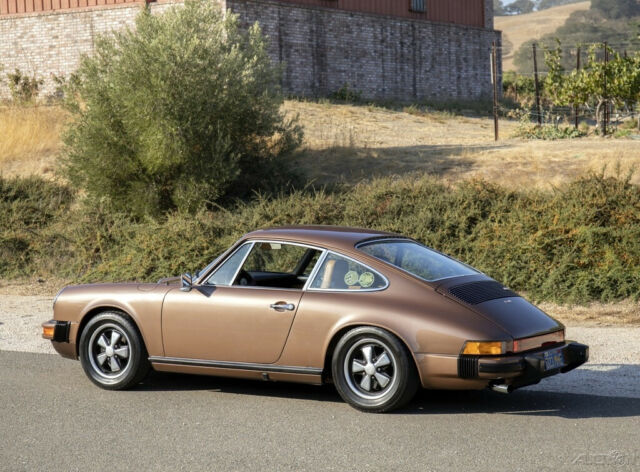 Porsche 911 1974 image number 2