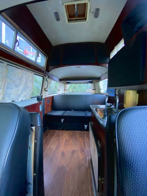 Volkswagen Bus/Vanagon 1971 image number 14