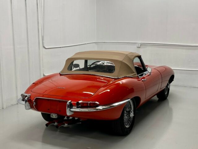 Jaguar E-Type 1962 image number 33