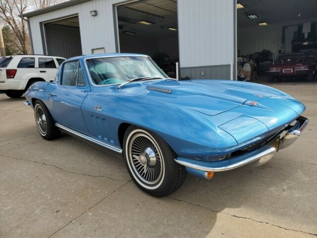 Chevrolet Corvette 1966 image number 2