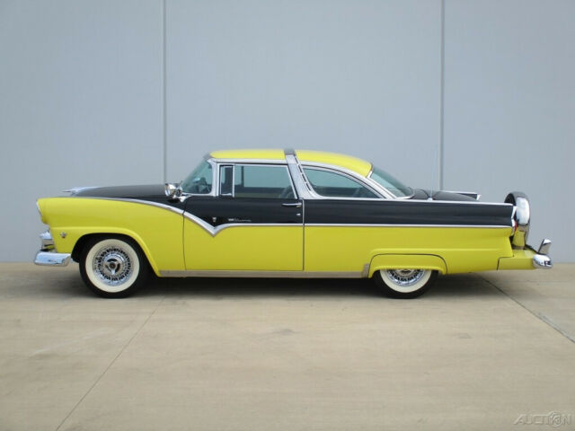 Ford Crown Victoria 1955 image number 18