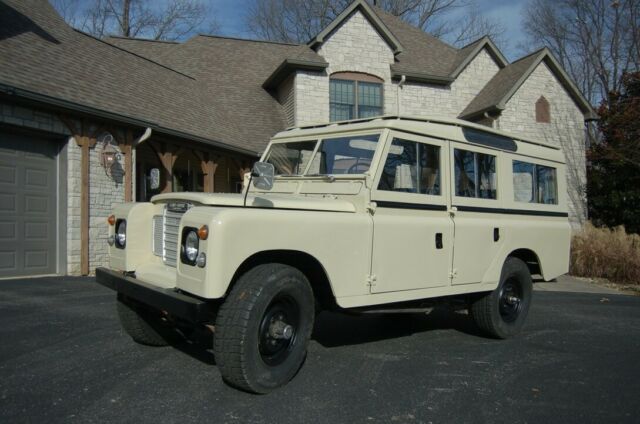 Land Rover Defender 1973 image number 0