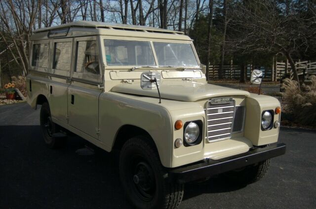 Land Rover Defender 1973 image number 1