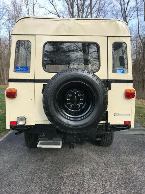 Land Rover Defender 1973 image number 32