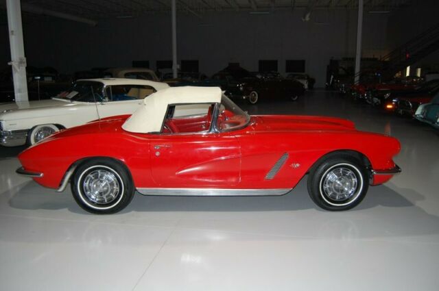 Chevrolet Corvette 1962 image number 35