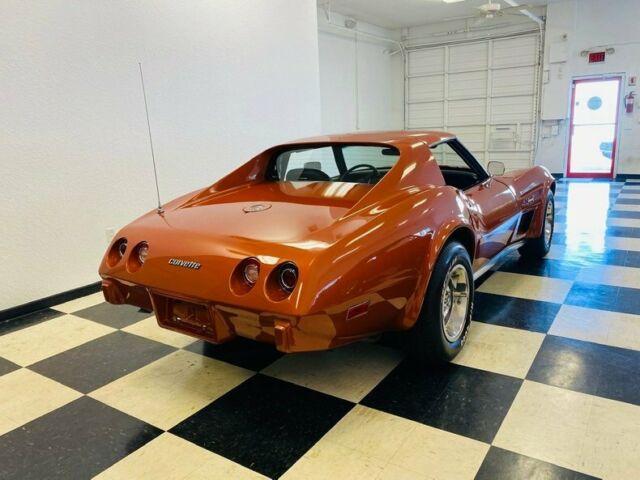 Chevrolet Corvette 1976 image number 17