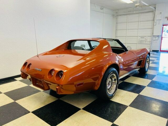 Chevrolet Corvette 1976 image number 2