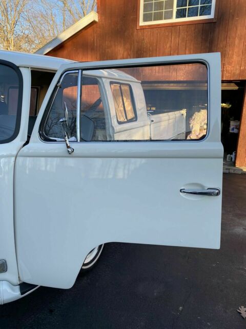 Volkswagen Double Cab 1970 image number 10