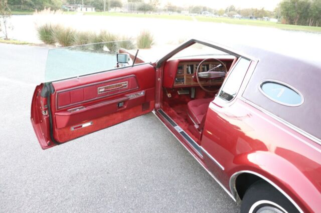 Lincoln Continental 1974 image number 33